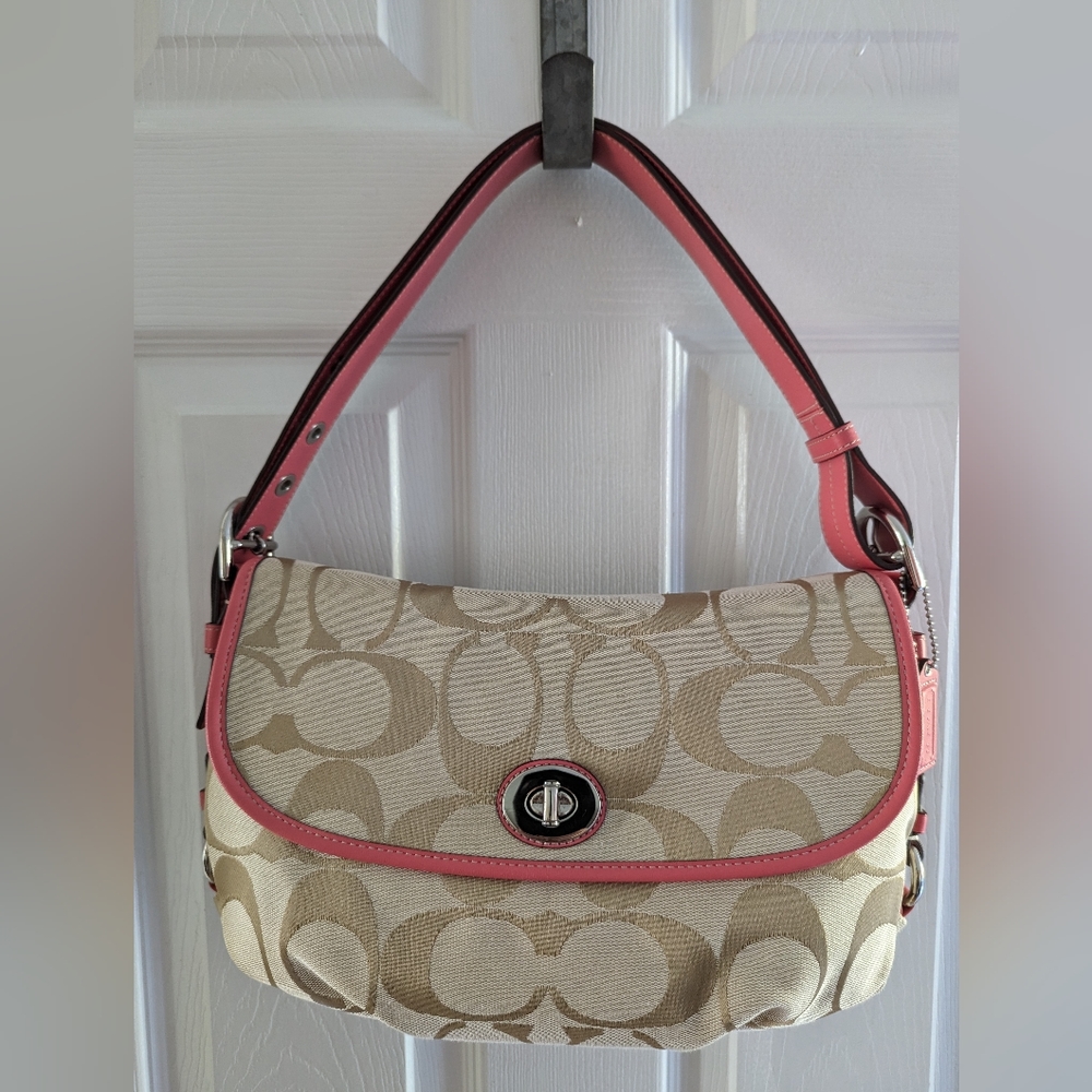 Coach Adjustable Leather Strap Shoulder Bag F15171 Nearly New Vintage